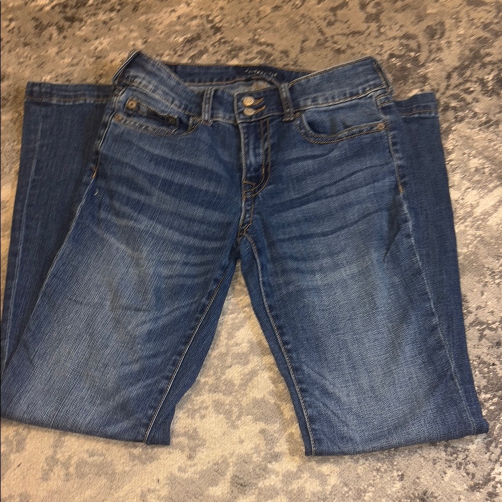 Aeropostale Blue Straight Leg Jeans Classic Style

NEW never worn tried on once!